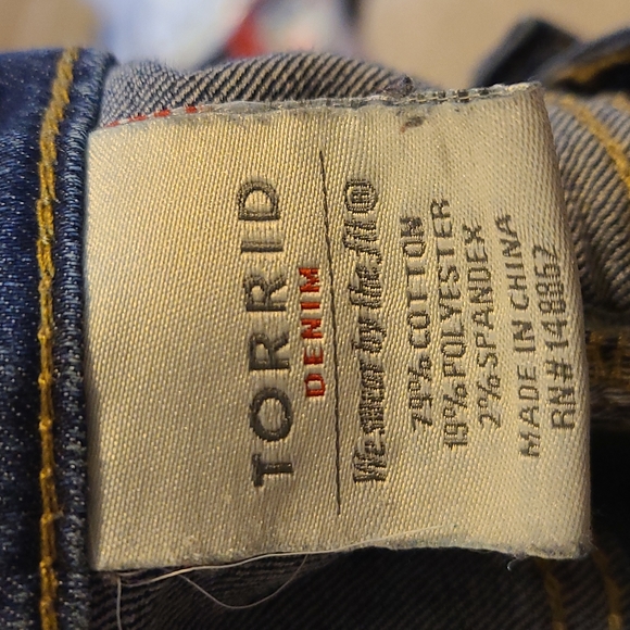 Torrid Dark Wash Jeans - Picture 4 of 6